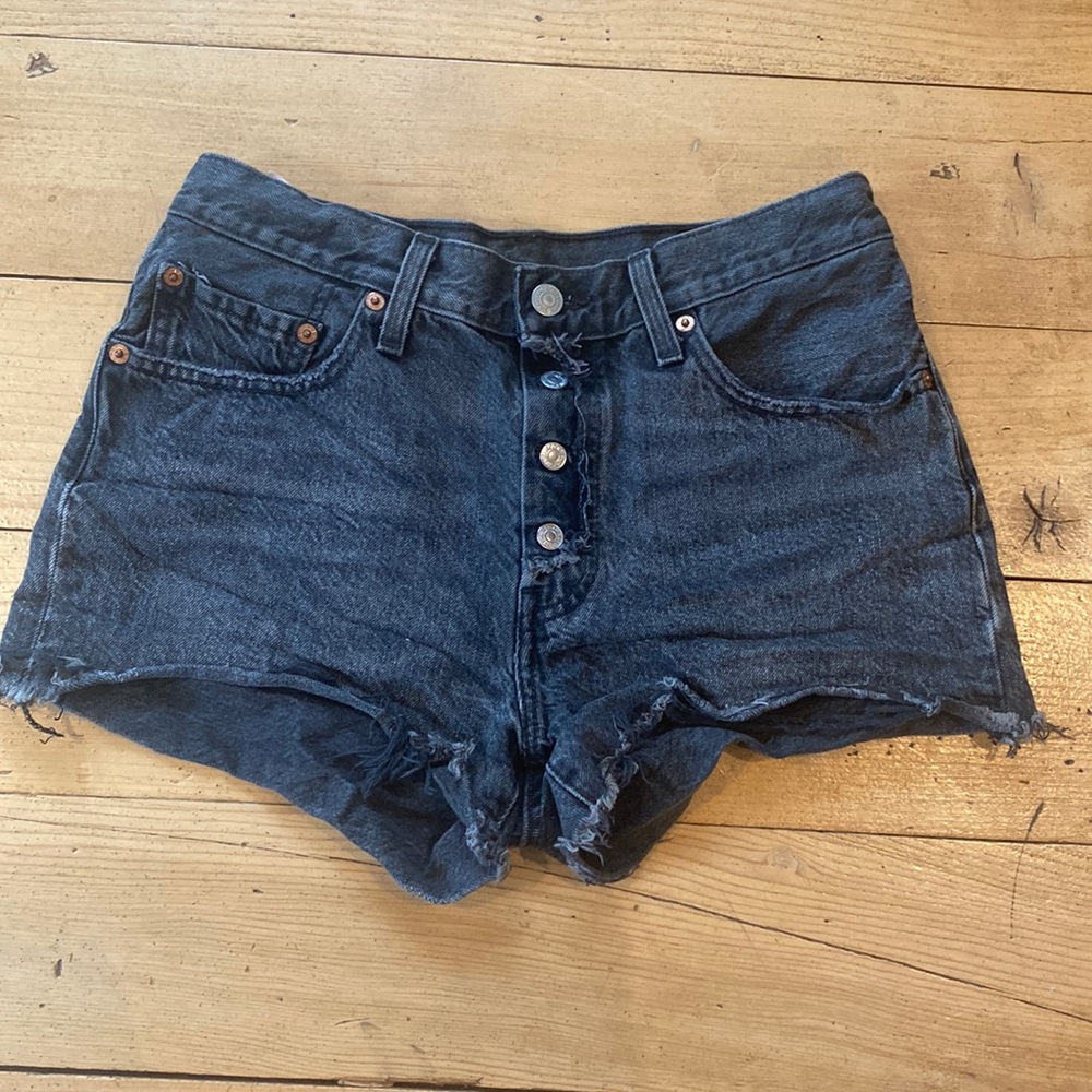 Levi’s 501 exposed button up short distressed gray black 27 waist do stressed